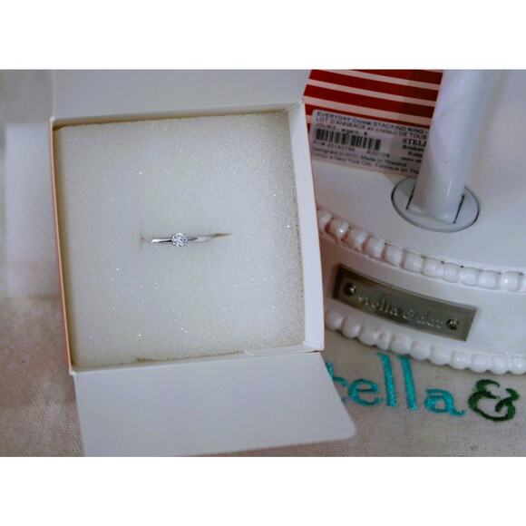 NIB Stella & Dot Everyday Crystal Stacking Ring Sz 8 Silver - Picture 1 of 3